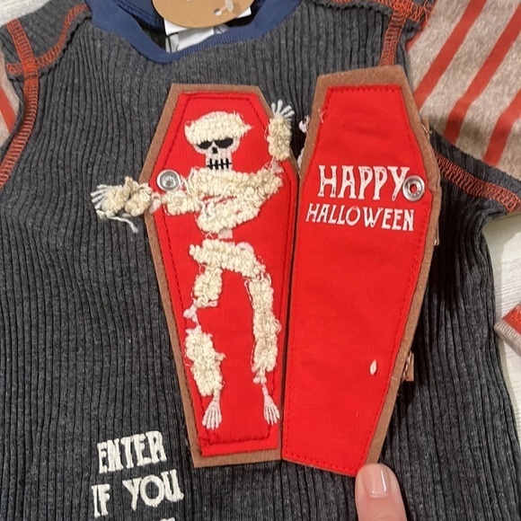 Mud Pie Halloween Casket Top Size 12-18 months - Picture 3 of 6